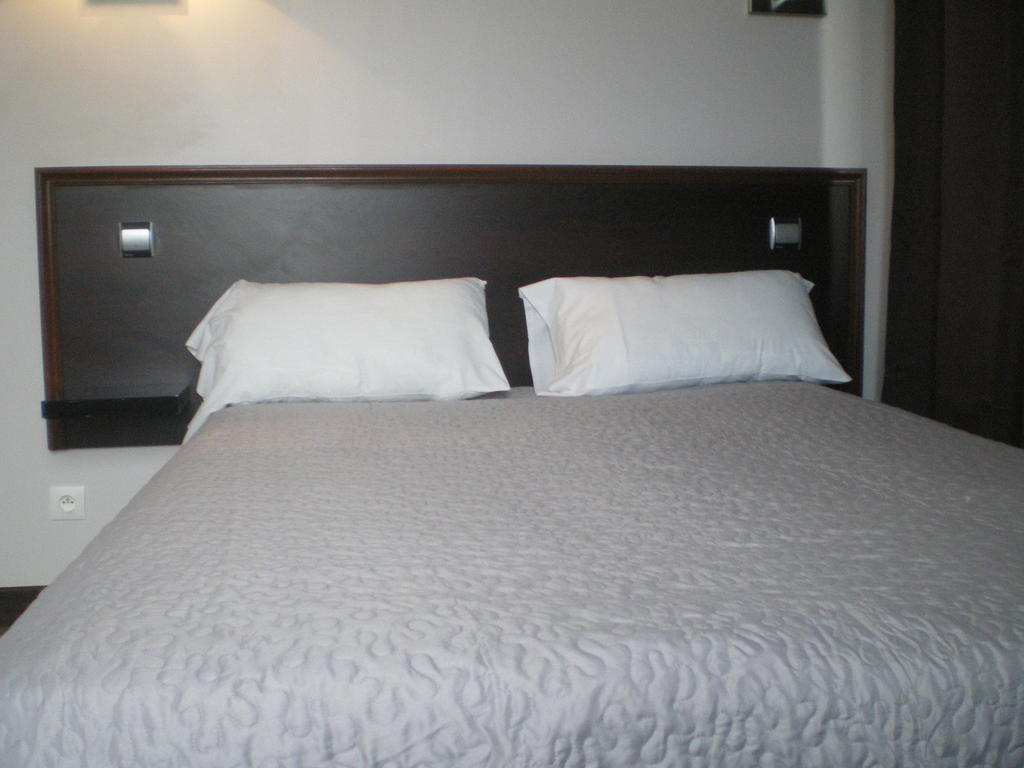 Hôtel Le Bellevue Cachan Kamer foto